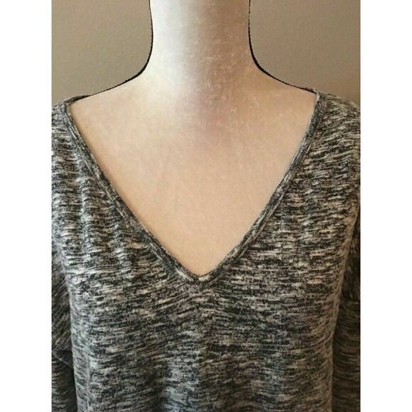 Tobey Grey Womens Black White Gray Long Sleeve V Neck Top Small - Picture 2 of 8